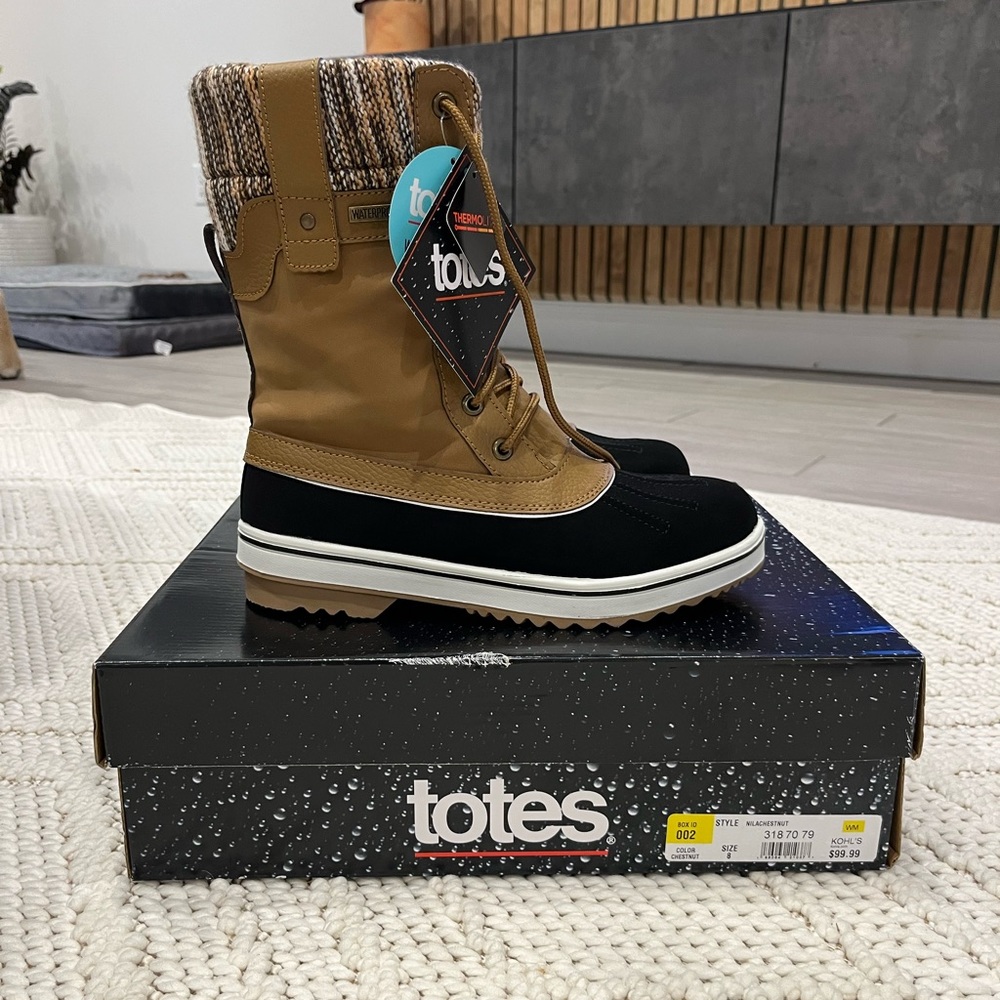 Women’s waterproof snow boots NWT Size 8 Totes brand